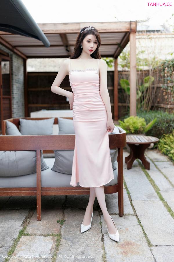 [XiuRen]高清写真图 2024.12.11 No.9584 梦心玥 丝袜美腿